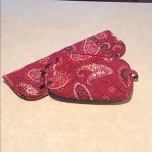 Set of two Vera Bradley cosmetic cases.